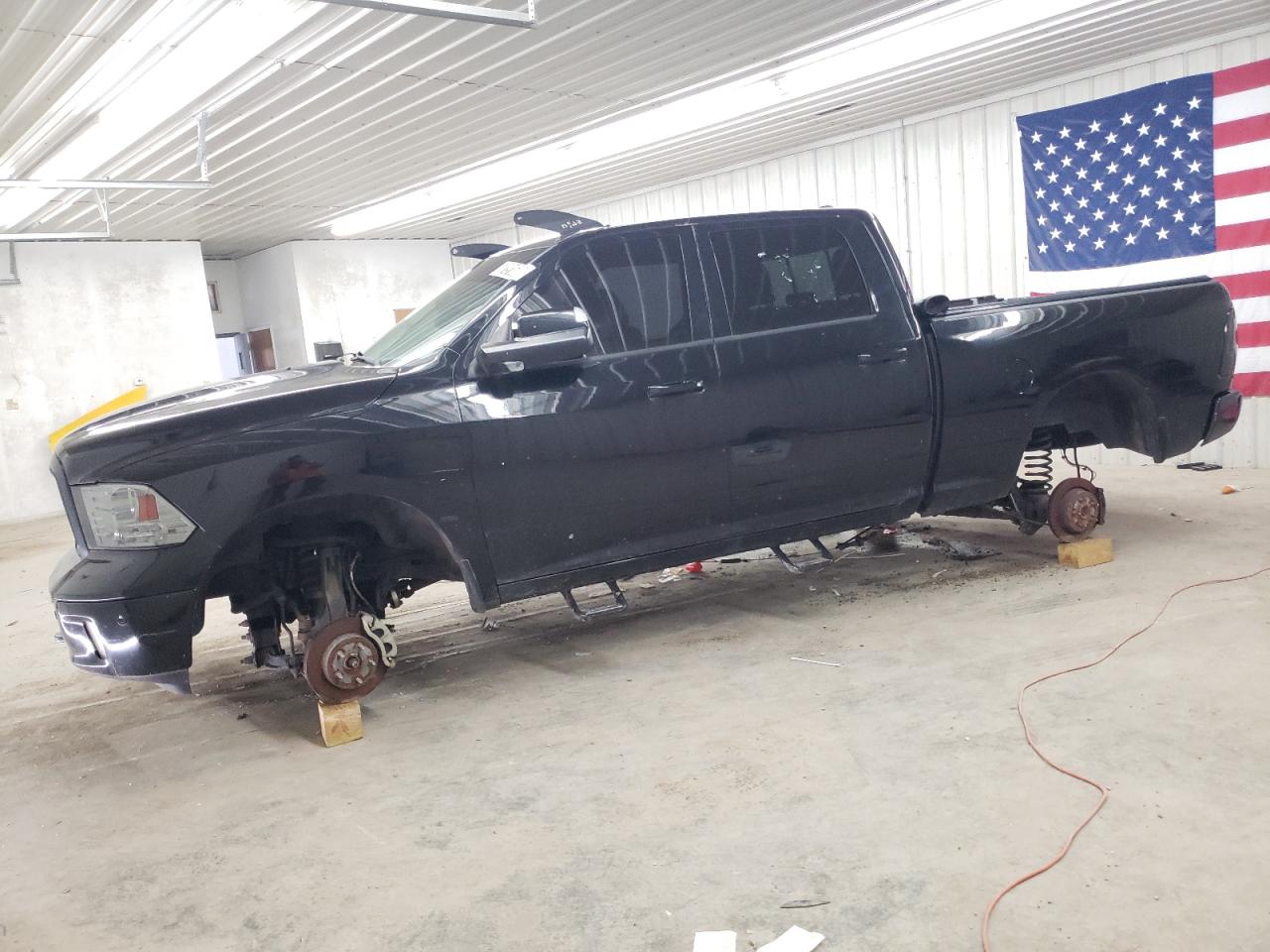 RAM 1500 SLT 2015