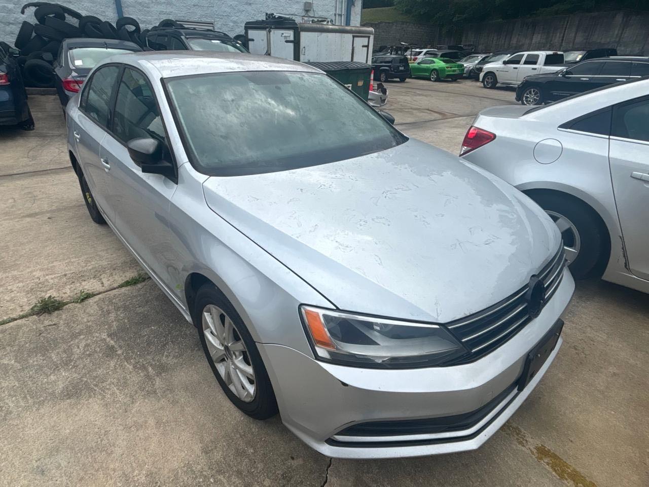 VOLKSWAGEN JETTA SE 2015