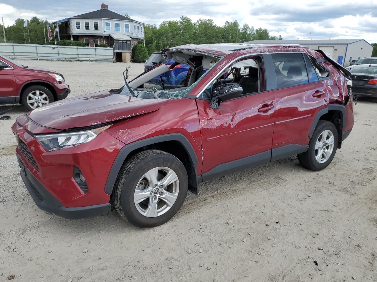 TOYOTA RAV4 XLE 2021