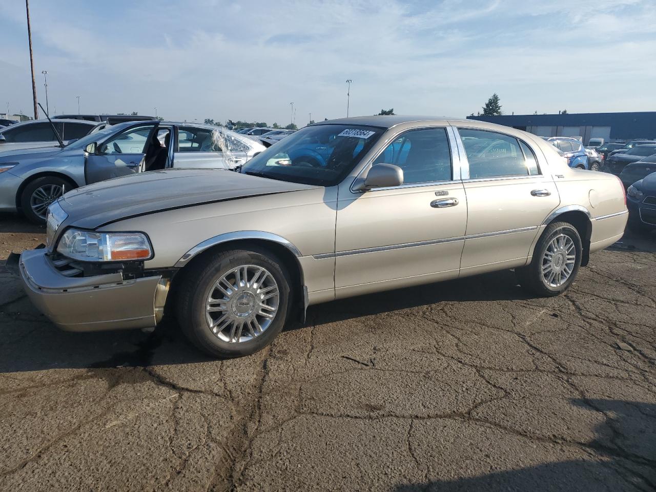 LINCOLN TOWN CAR S 2009