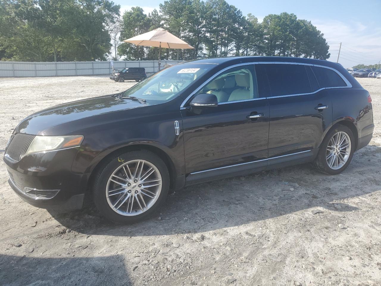 LINCOLN MKT 2013