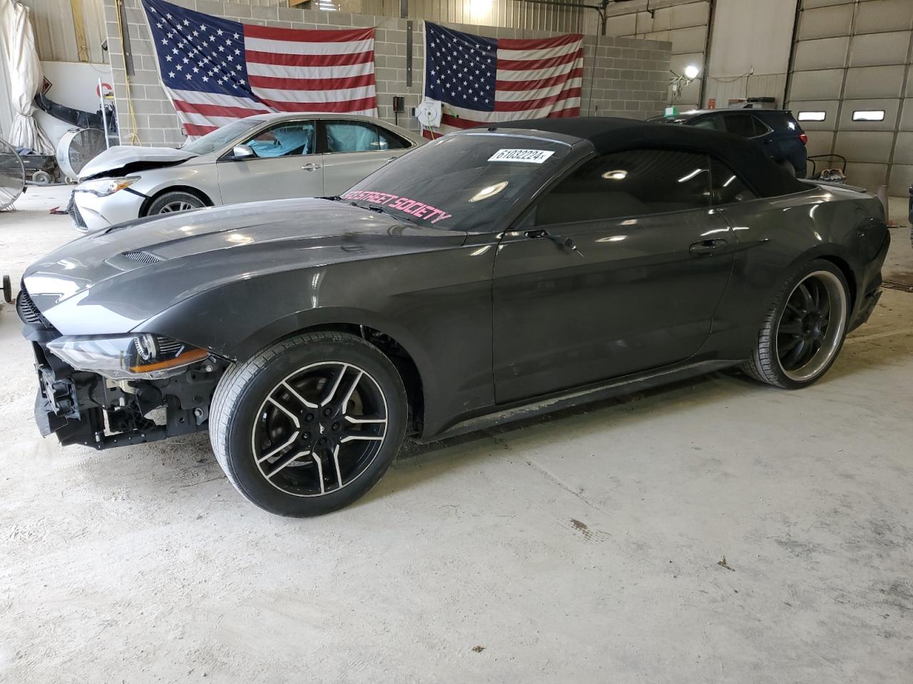 FORD MUSTANG 2020
