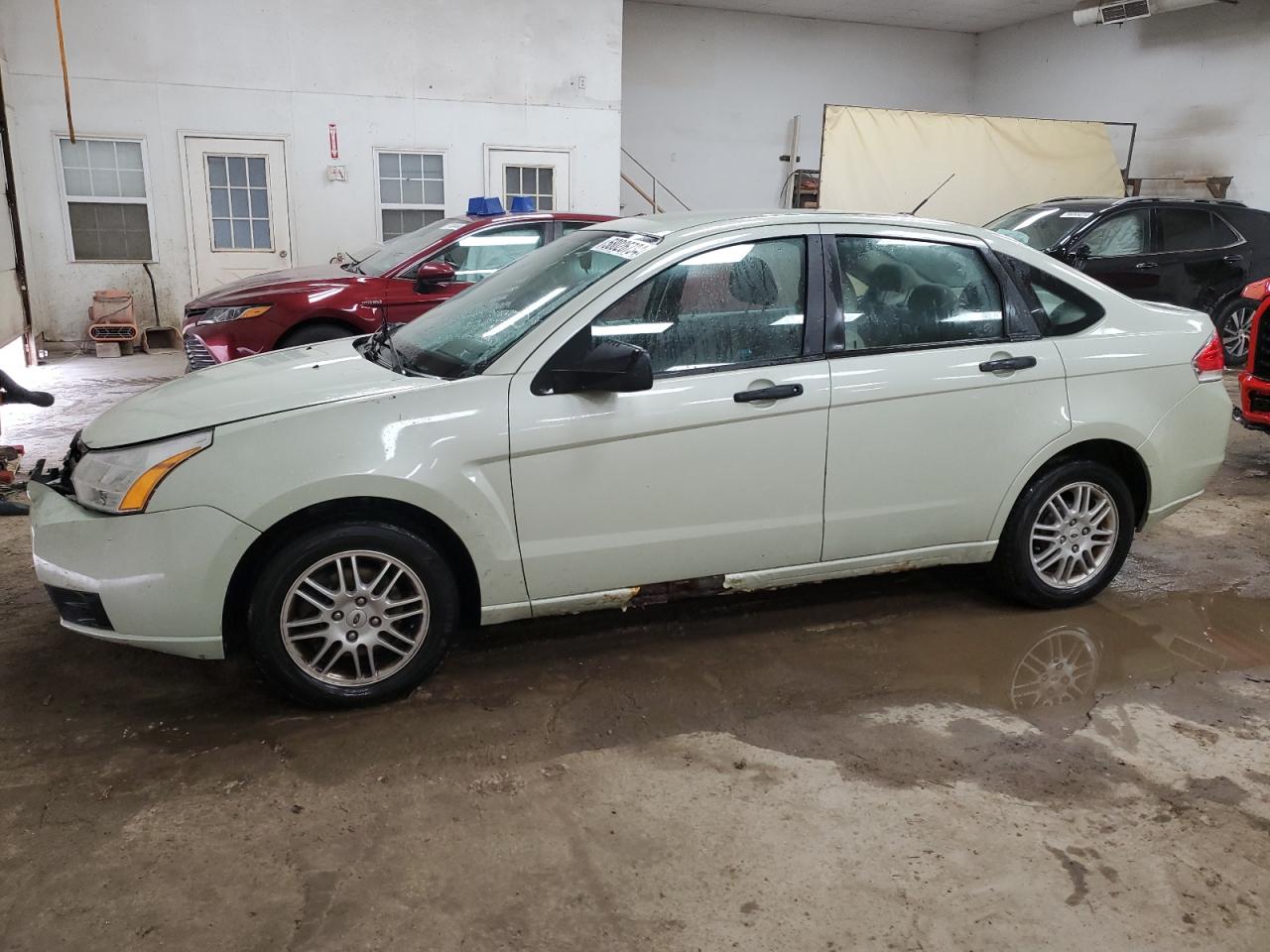 FORD FOCUS SE 2010