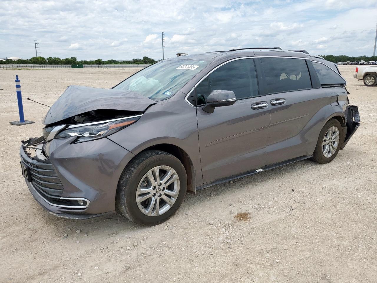 TOYOTA SIENNA LIM 2024