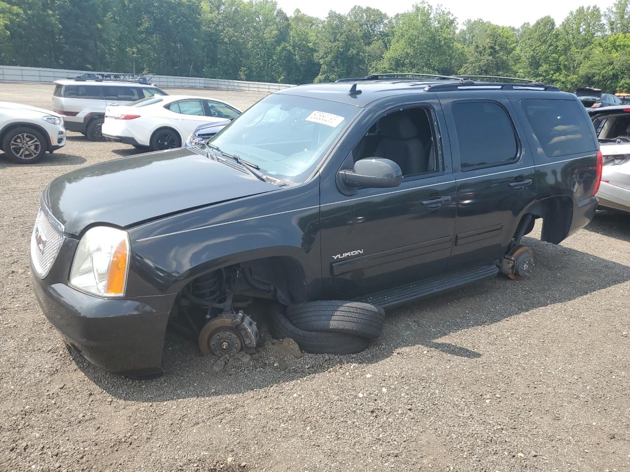 GMC YUKON SLE 2013