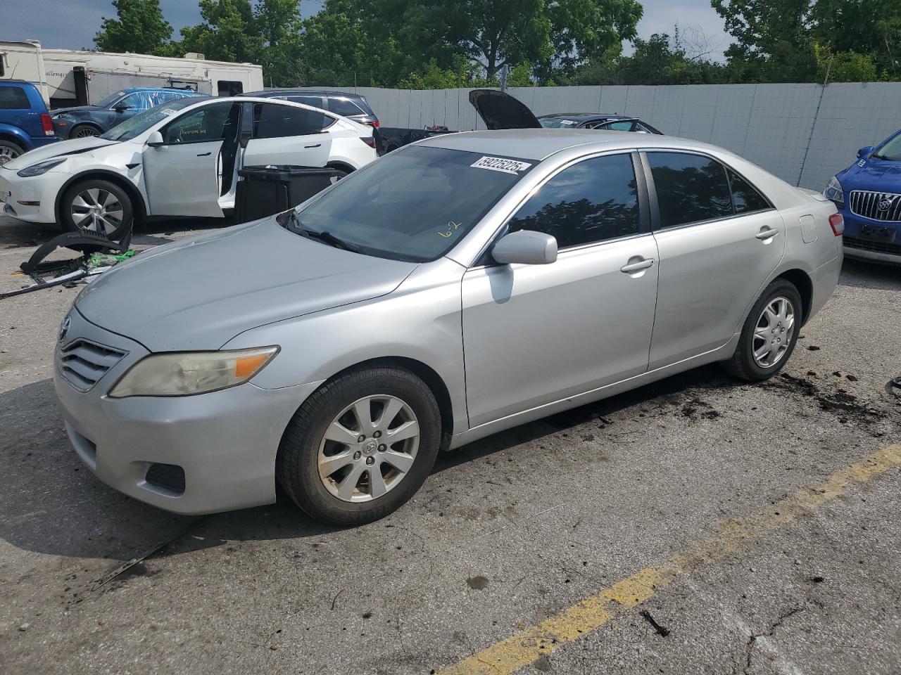 TOYOTA CAMRY BASE 2011