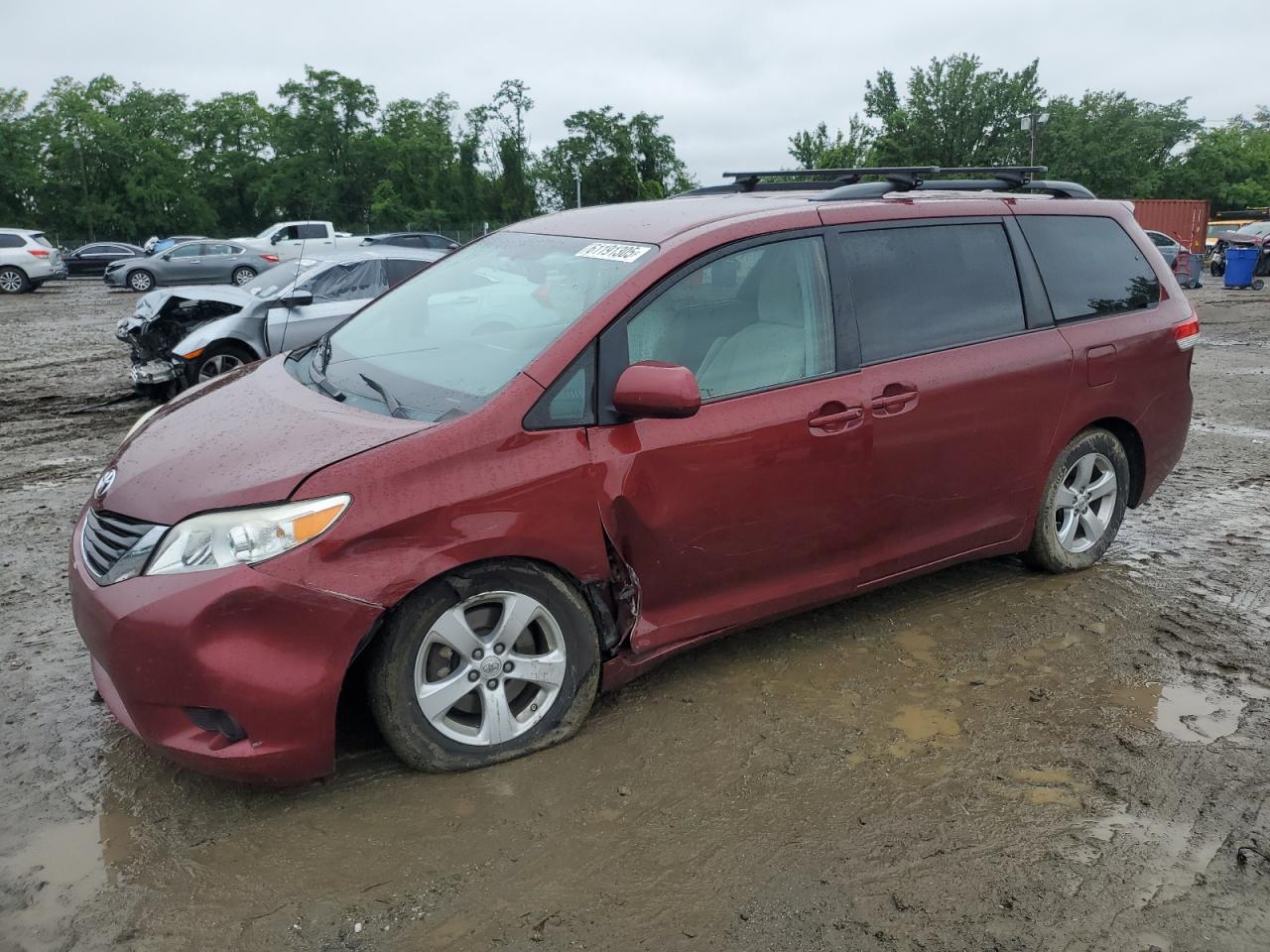 TOYOTA SIENNA LE 2014