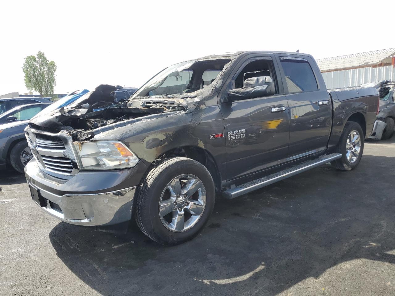 RAM 1500 SLT 2015