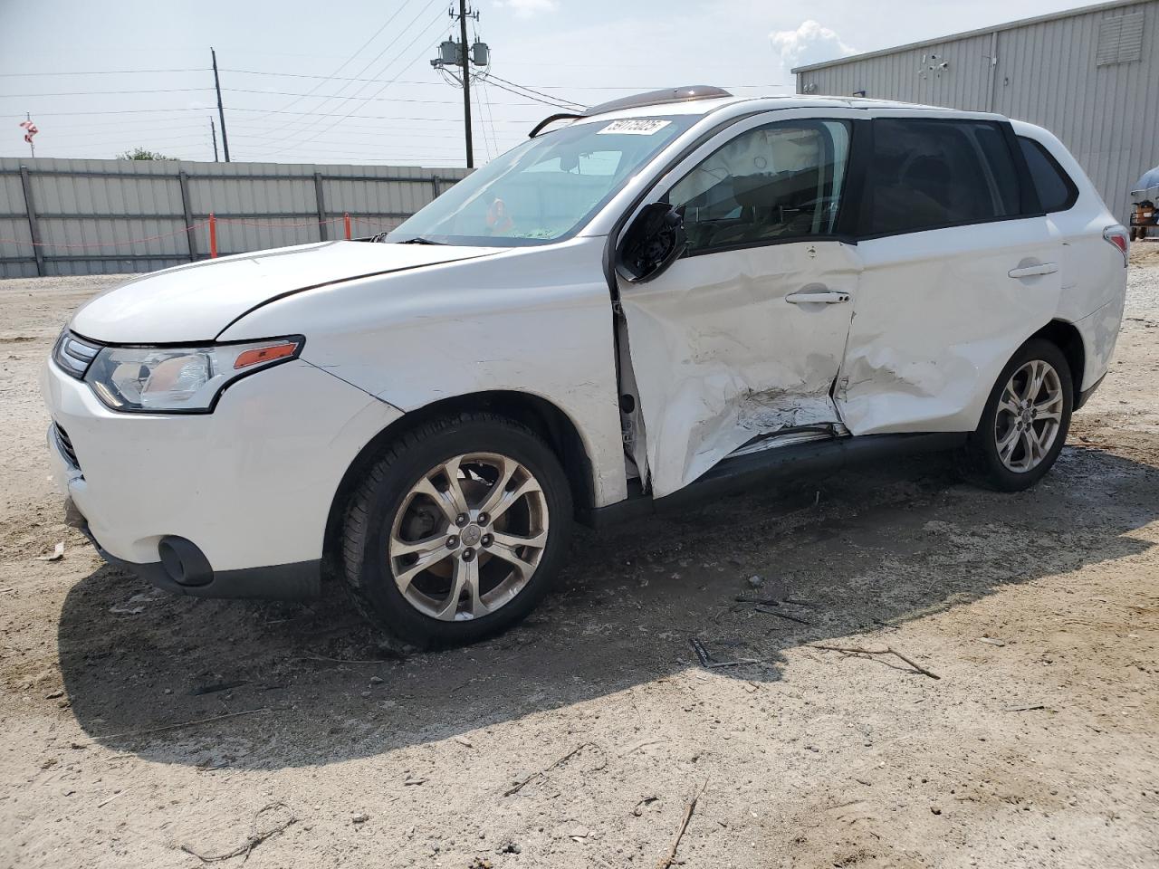 MITSUBISHI OUTLANDER 2014