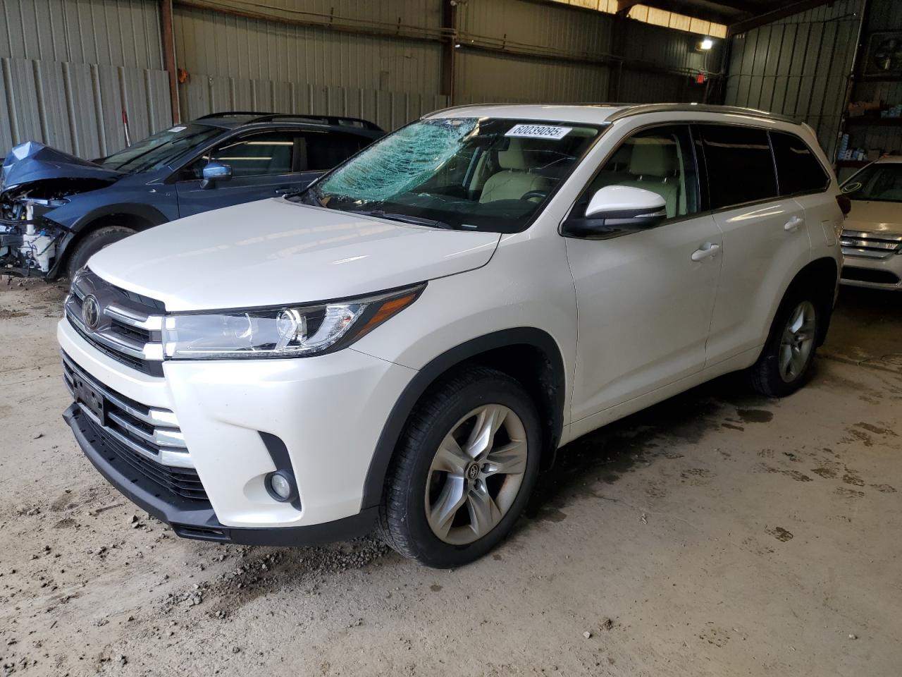TOYOTA HIGHLANDER 2017