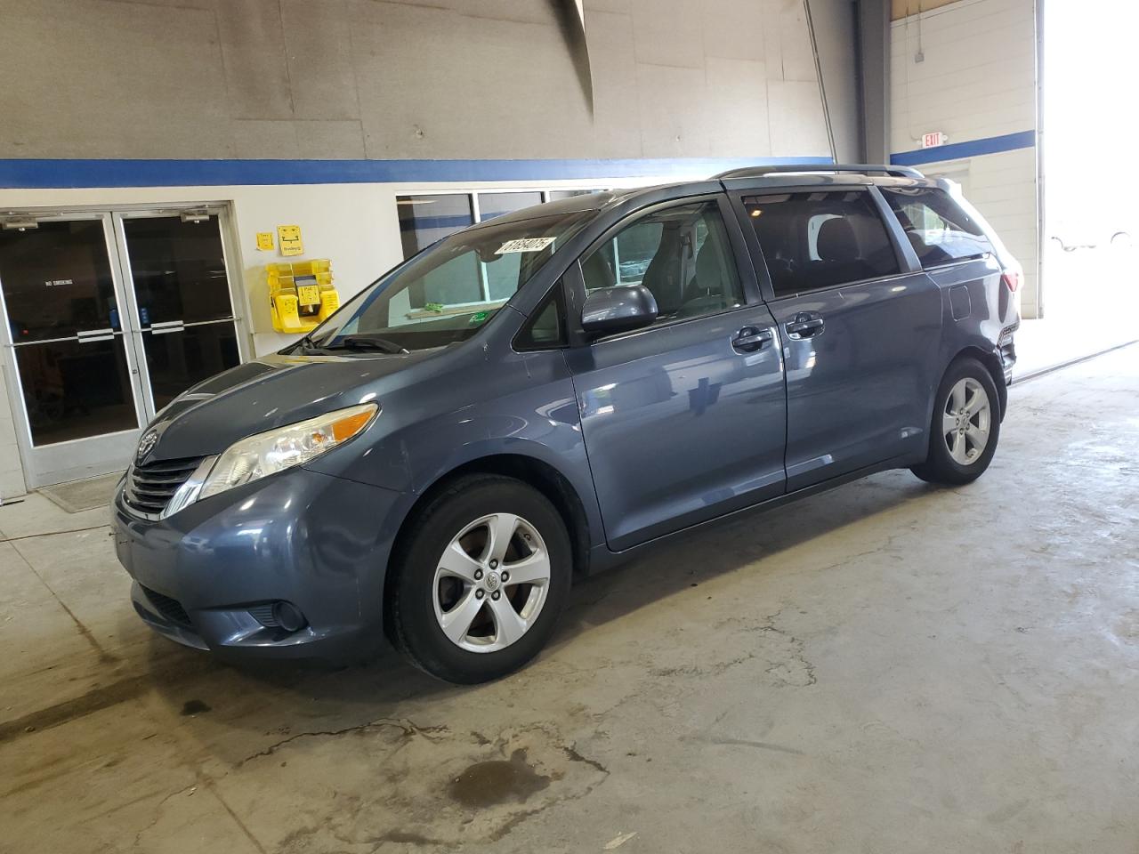 TOYOTA SIENNA 2015