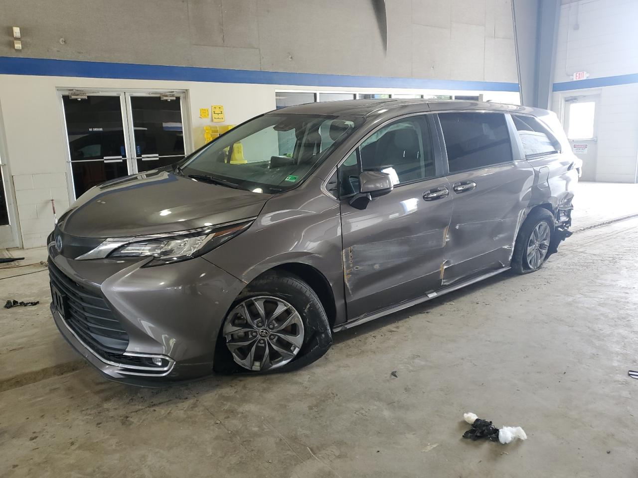 TOYOTA SIENNA XLE 2022