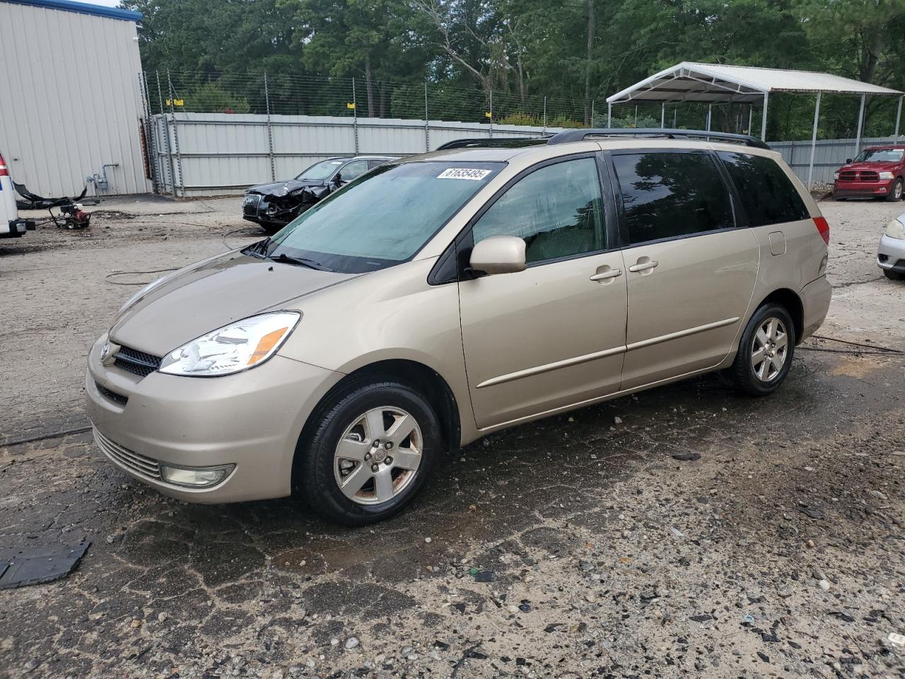 TOYOTA SIENNA XLE 2004