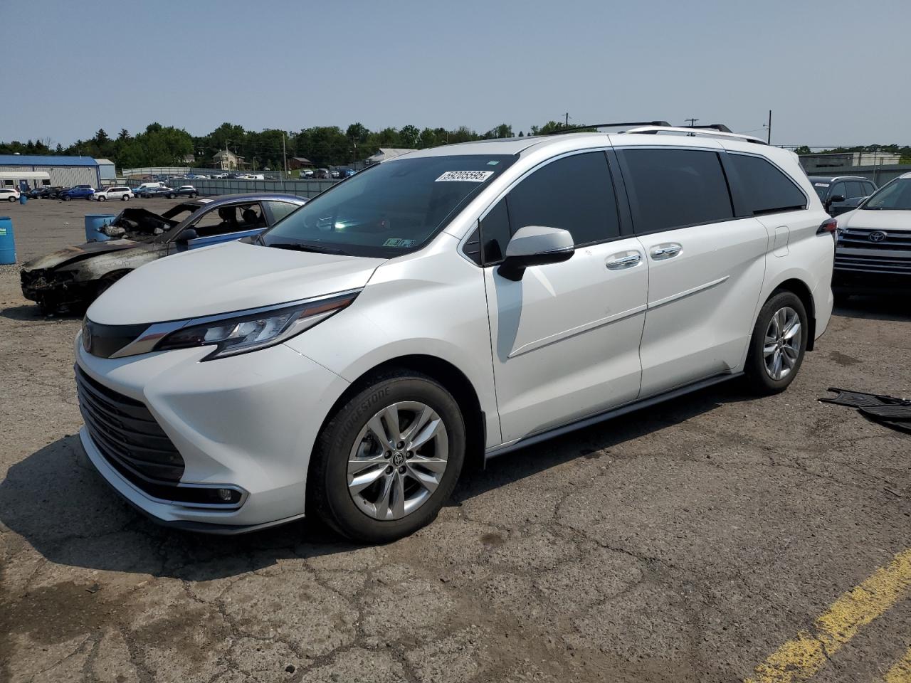 TOYOTA SIENNA LIM 2023
