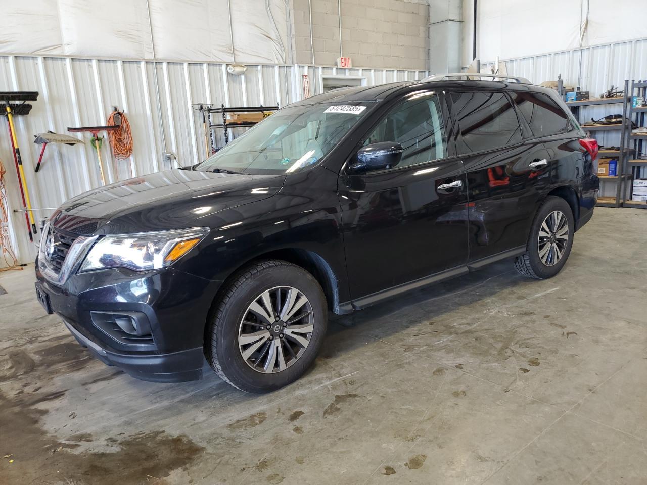 NISSAN PATHFINDER 2017