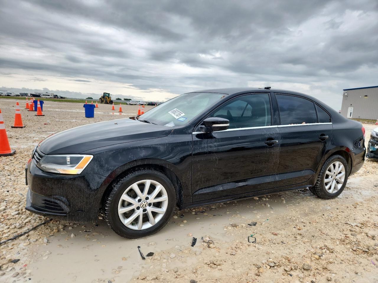 VOLKSWAGEN JETTA SE 2014