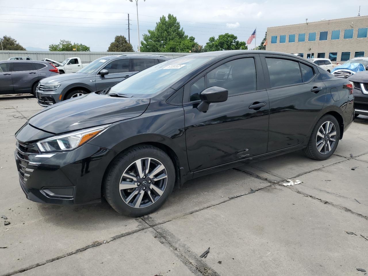 NISSAN VERSA SV 2023