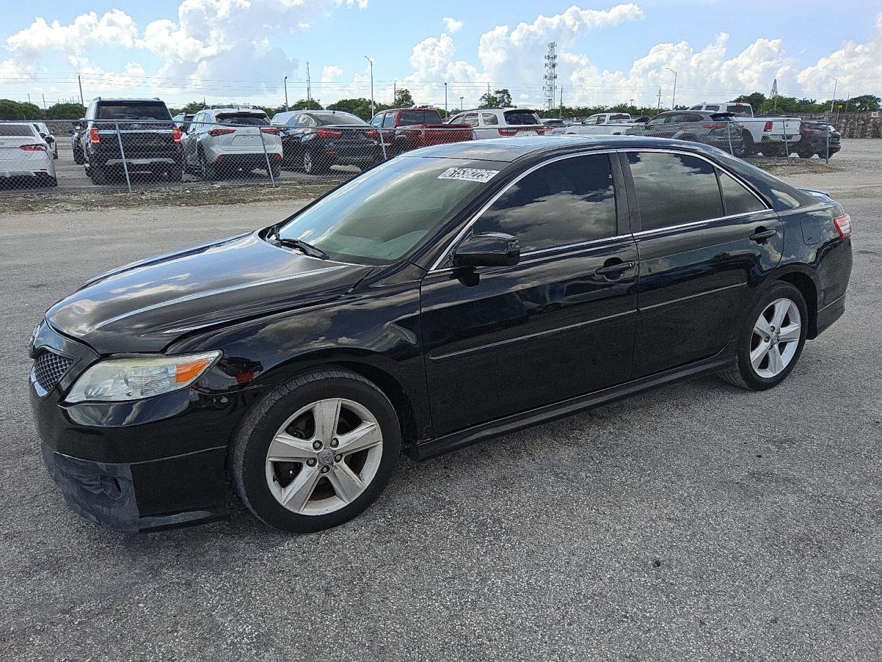 TOYOTA CAMRY SE 2011