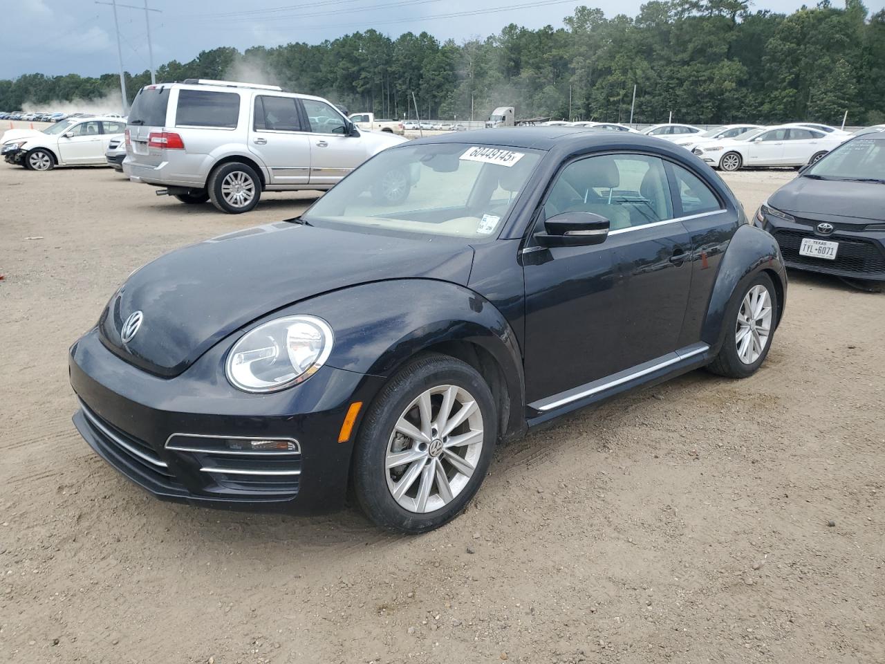 VOLKSWAGEN BEETLE SE 2018