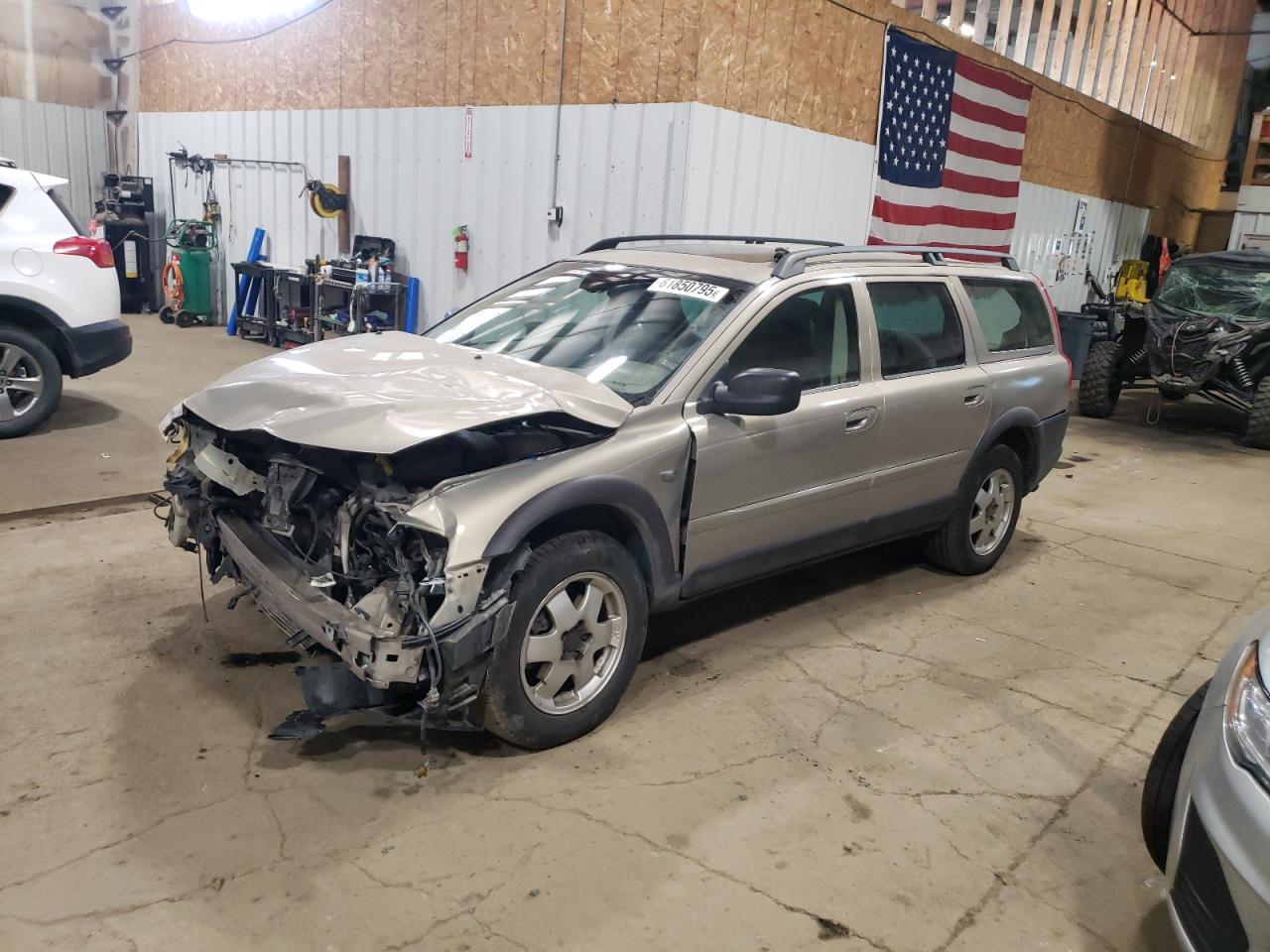 VOLVO XC70 2004