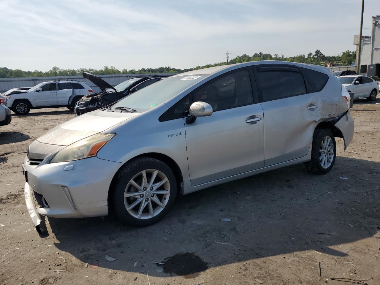 TOYOTA PRIUS V 2012