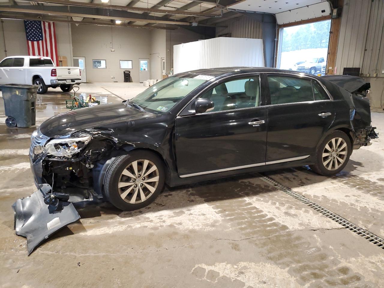 TOYOTA AVALON BAS 2011