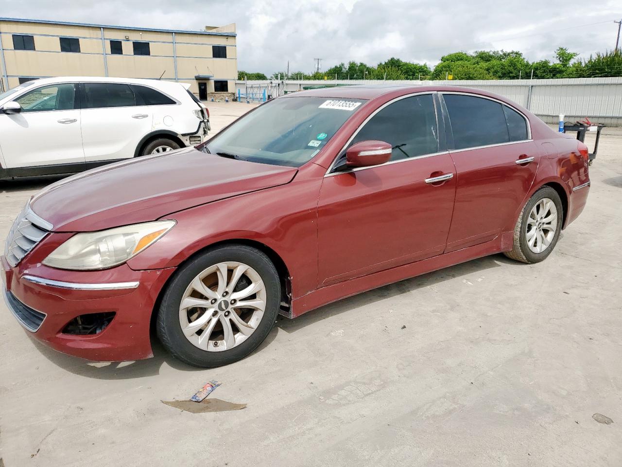 HYUNDAI GENESIS 3. 2012