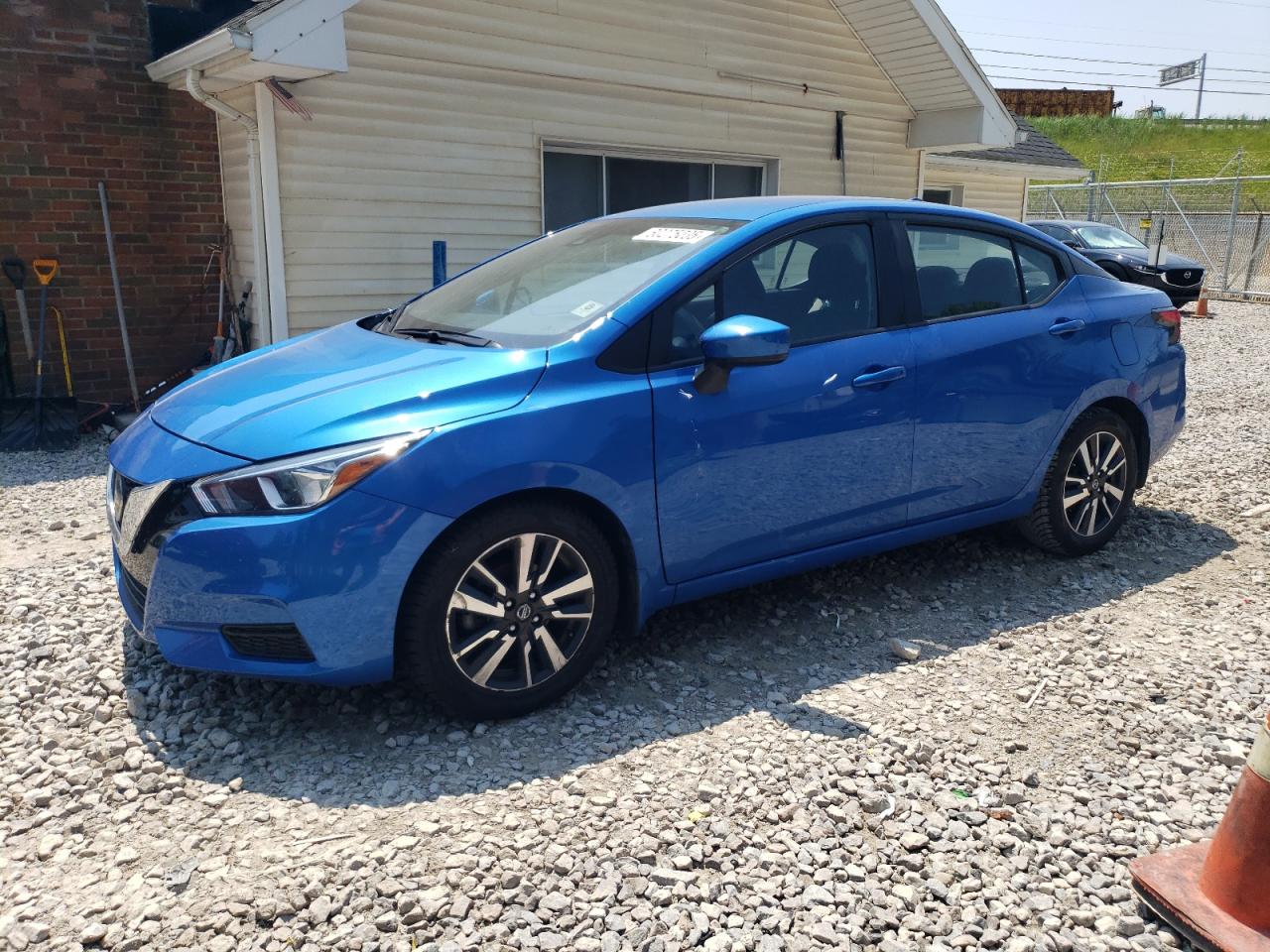 NISSAN VERSA SV 2022
