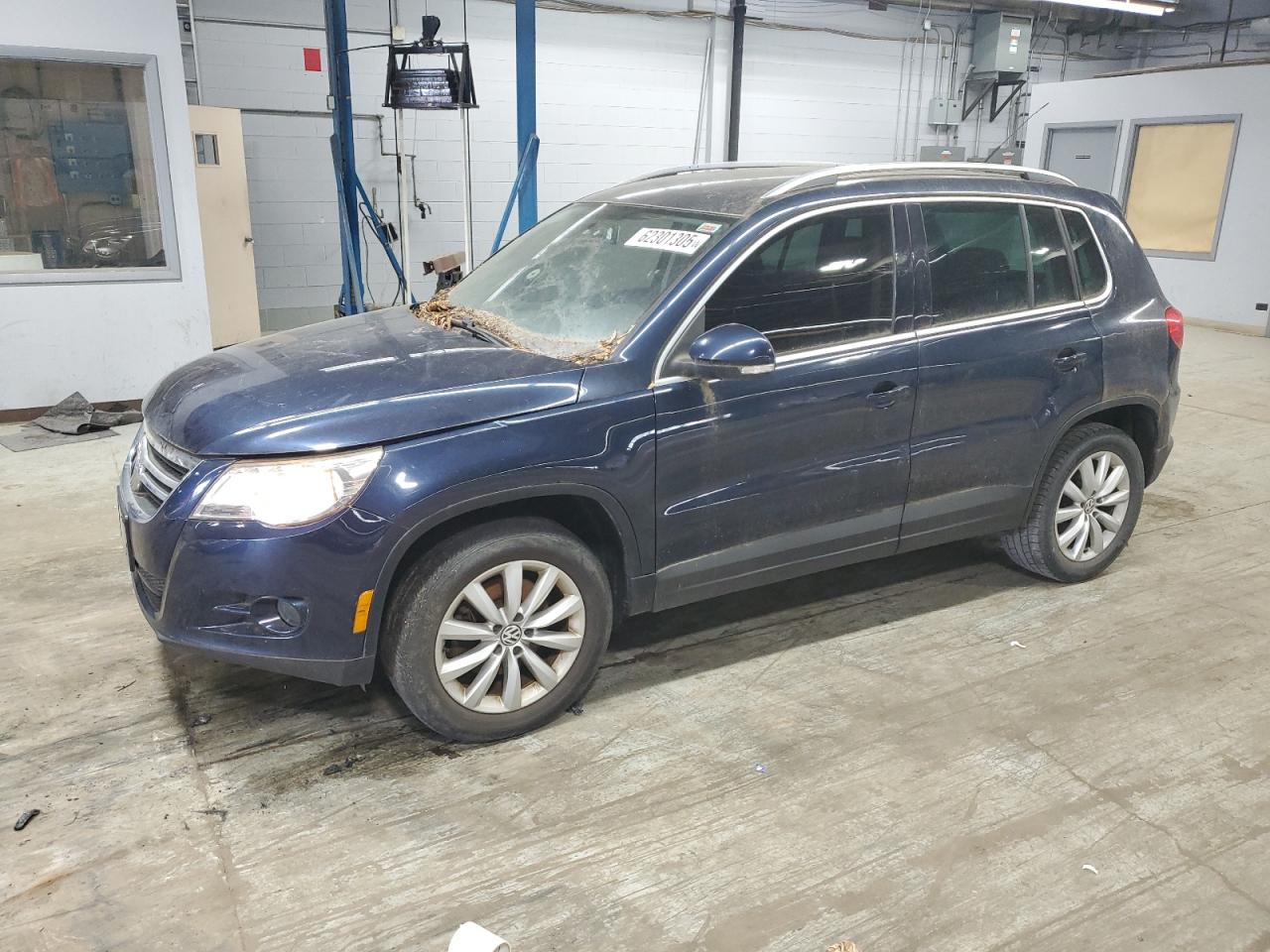 VOLKSWAGEN TIGUAN S 2011