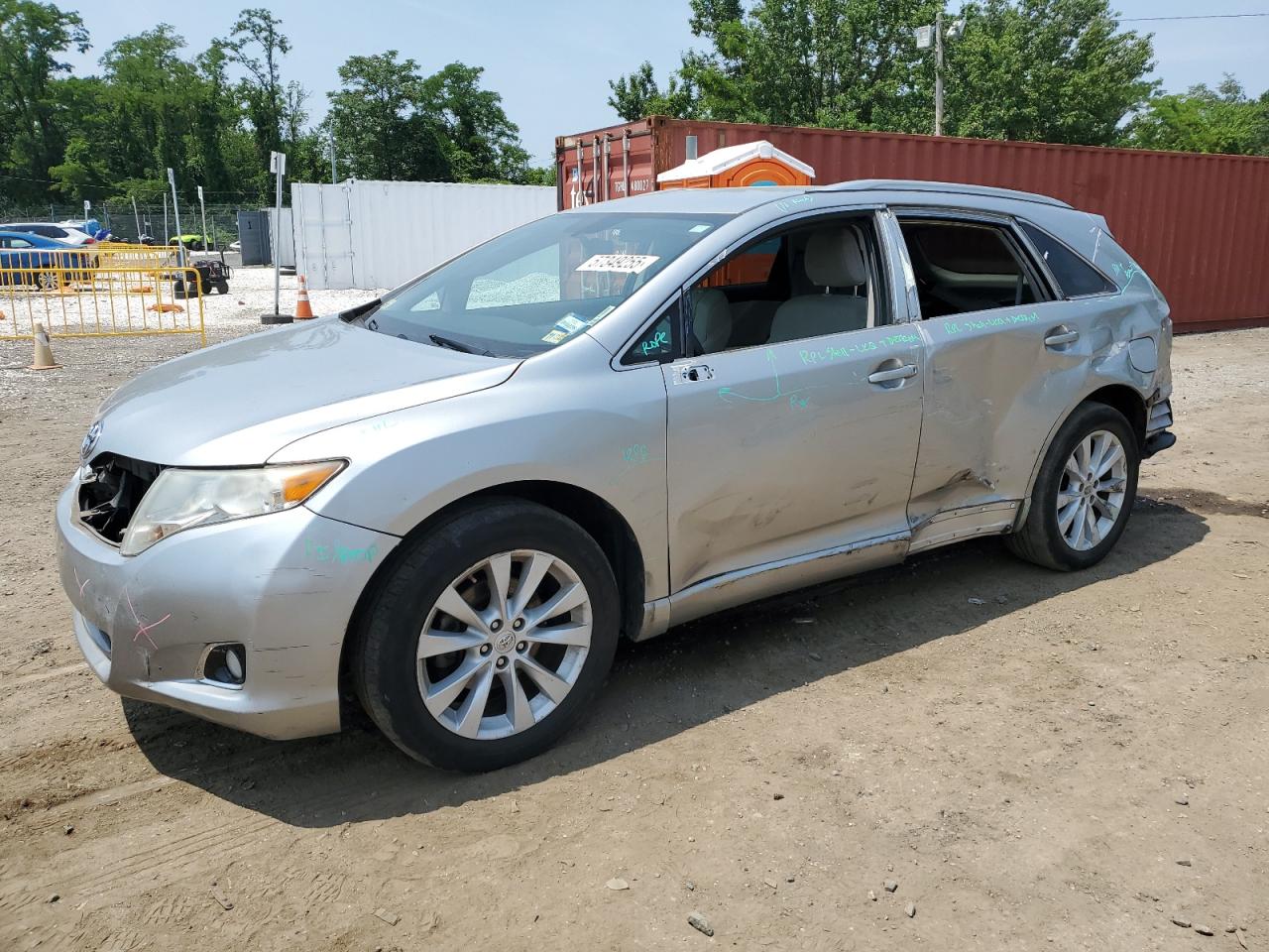 TOYOTA VENZA LE 2015