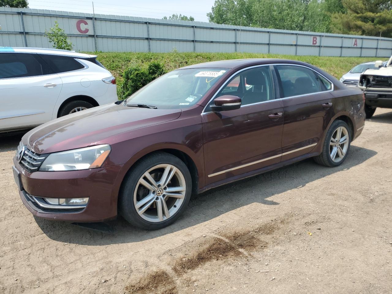VOLKSWAGEN PASSAT SE 2014