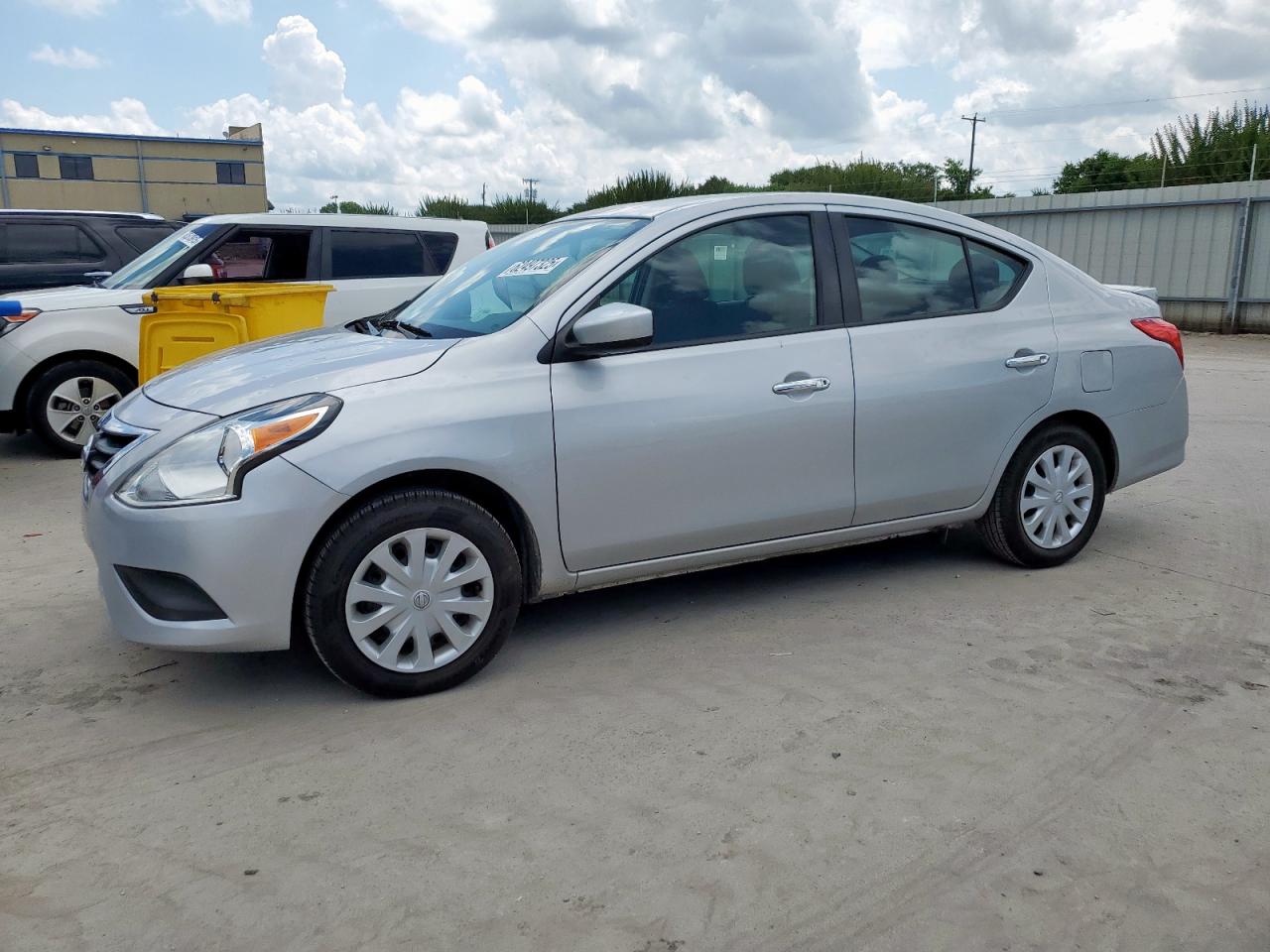 NISSAN VERSA S 2019