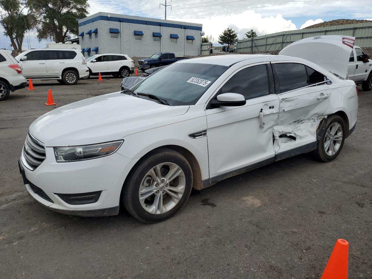 FORD TAURUS SEL 2016