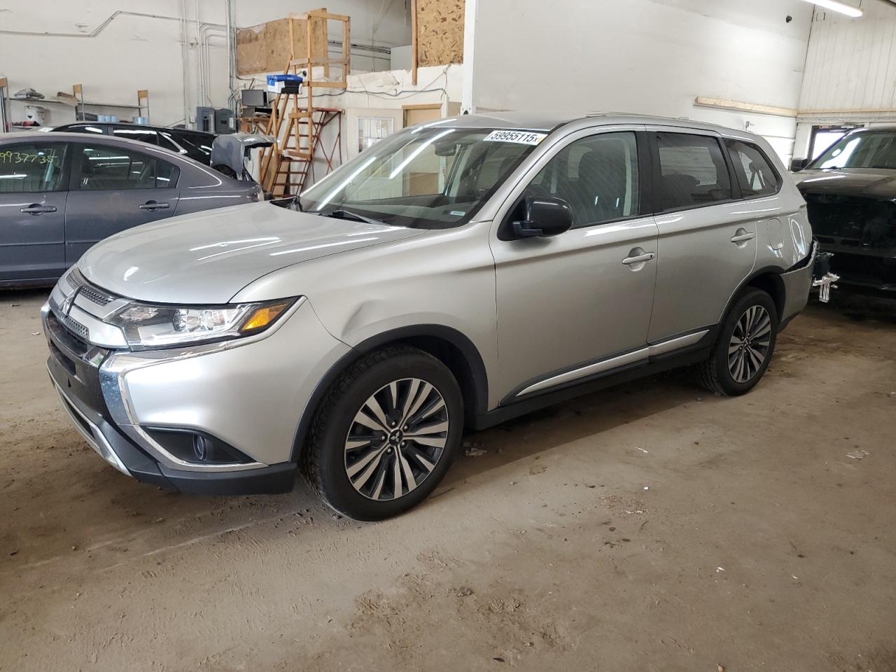 MITSUBISHI OUTLANDER 2020