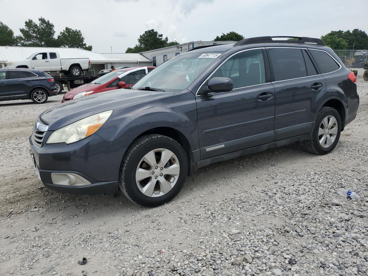 SUBARU OUTBACK 2. 2011