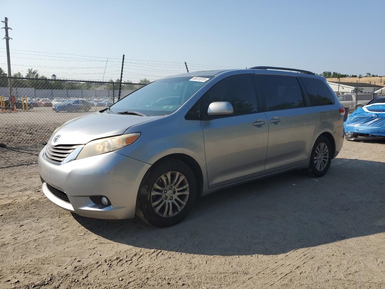 TOYOTA SIENNA XLE 2011