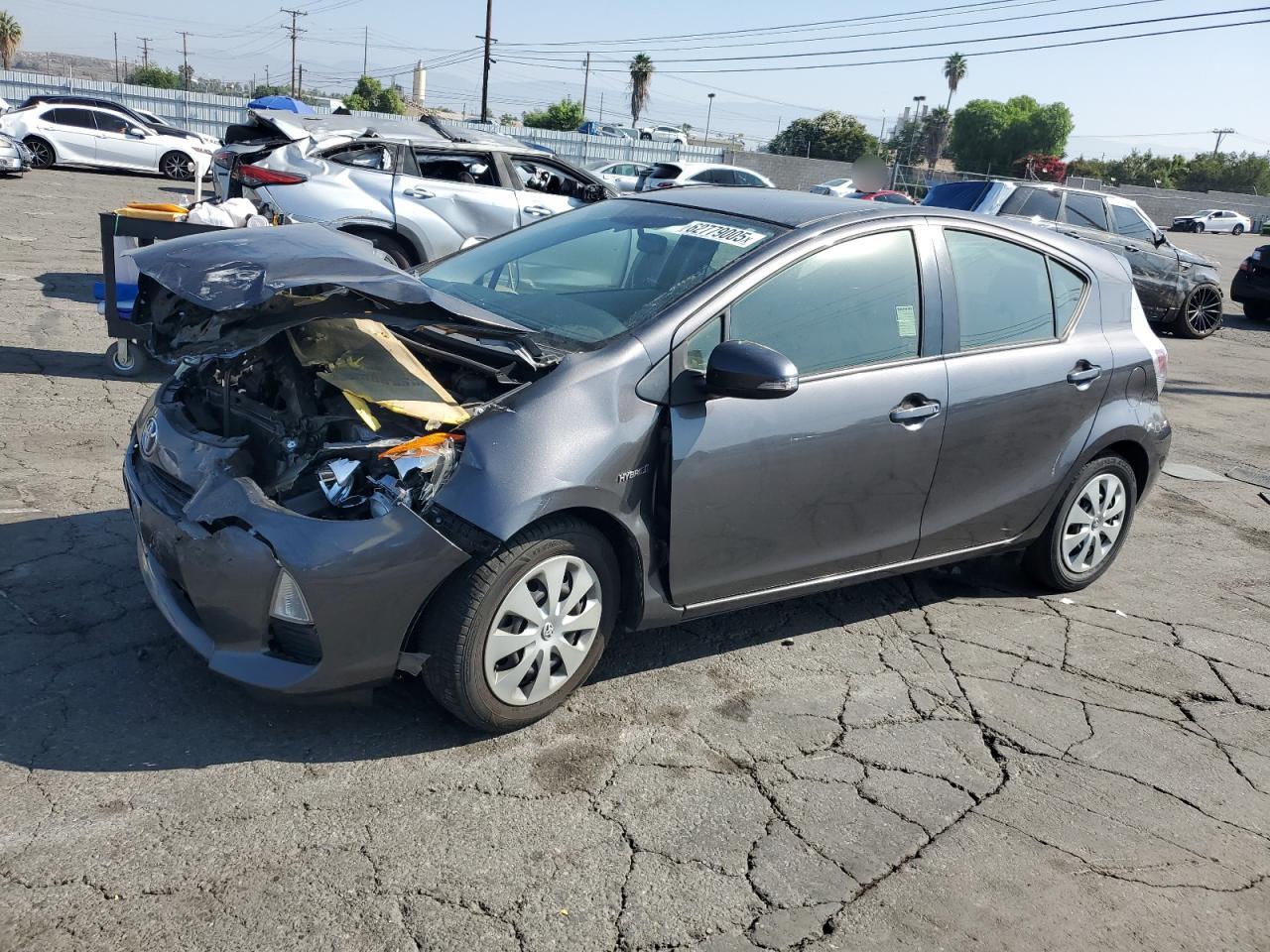 TOYOTA PRIUS C 2013