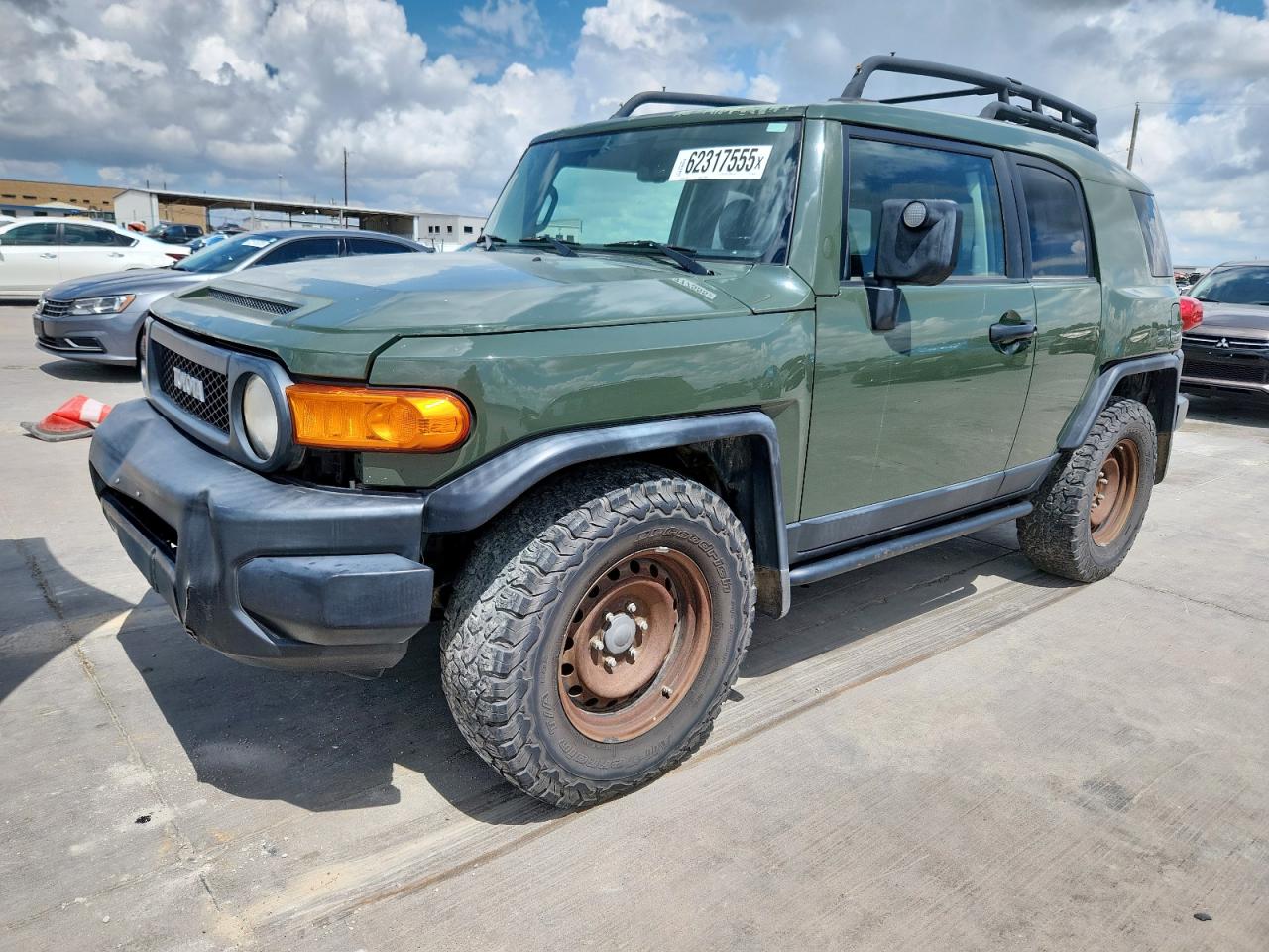 TOYOTA FJ CRUISER 2011