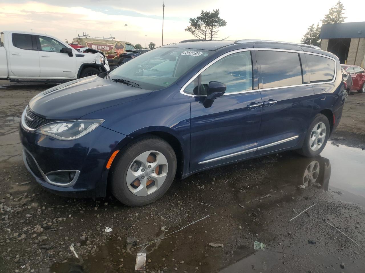 CHRYSLER PACIFICA T 2017