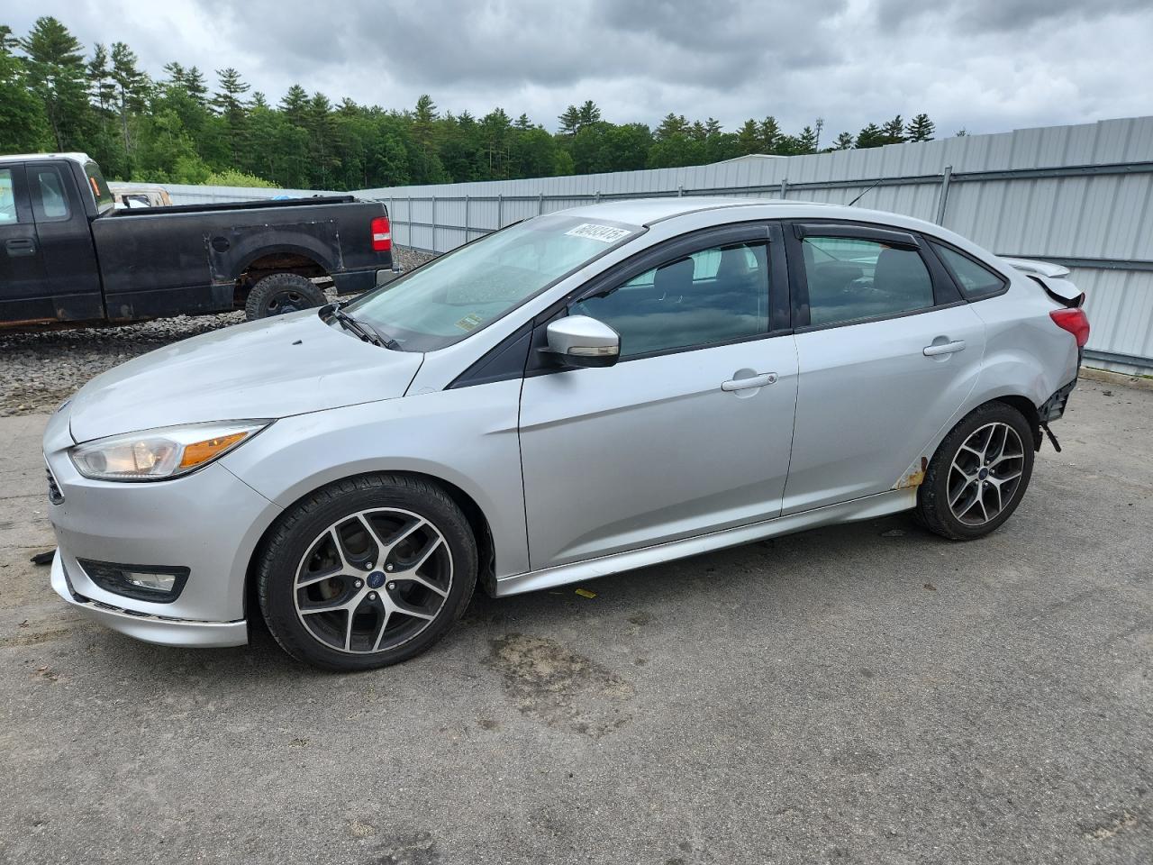 FORD FOCUS SE 2015