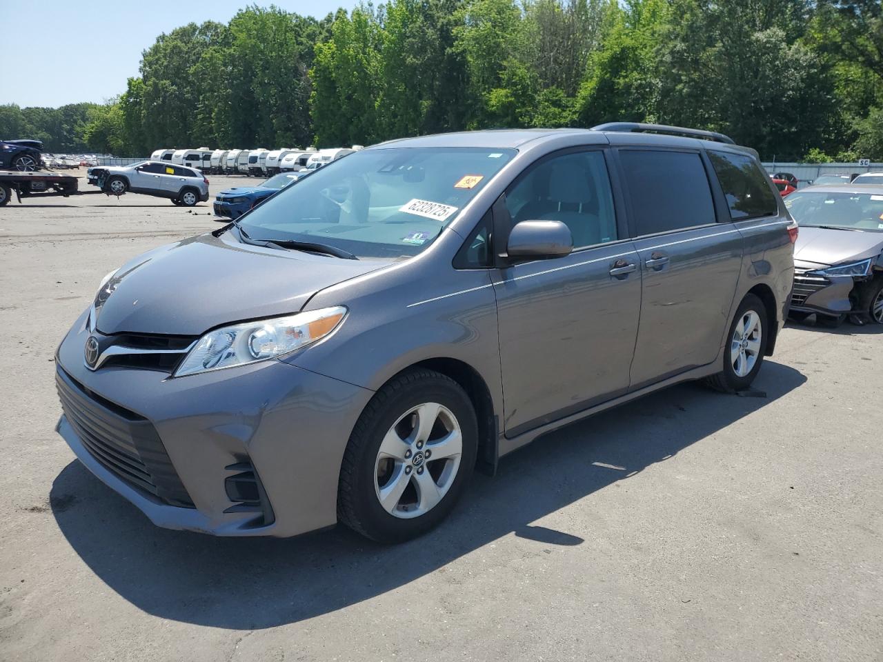 TOYOTA SIENNA LE 2018