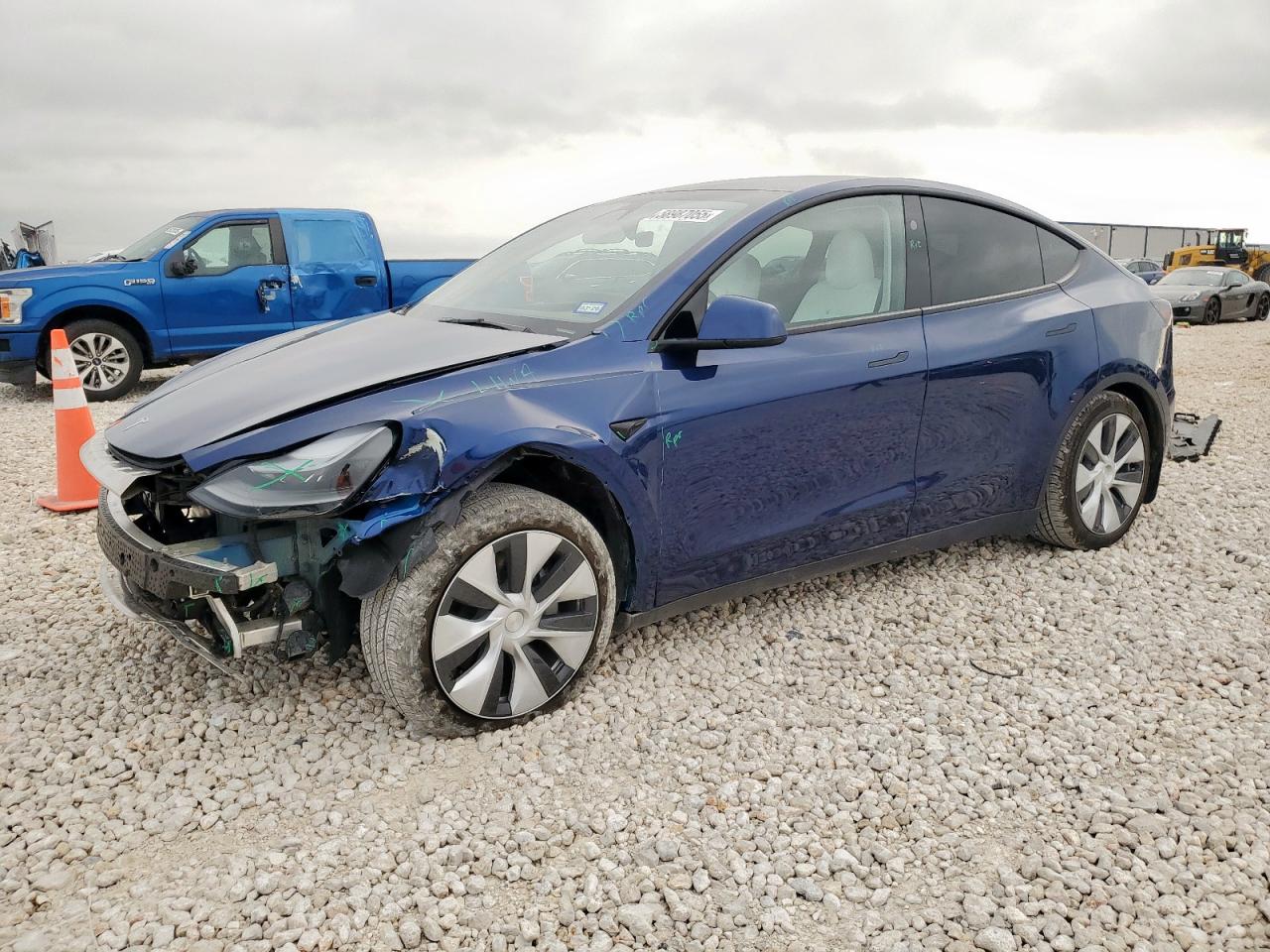 TESLA MODEL Y 2024