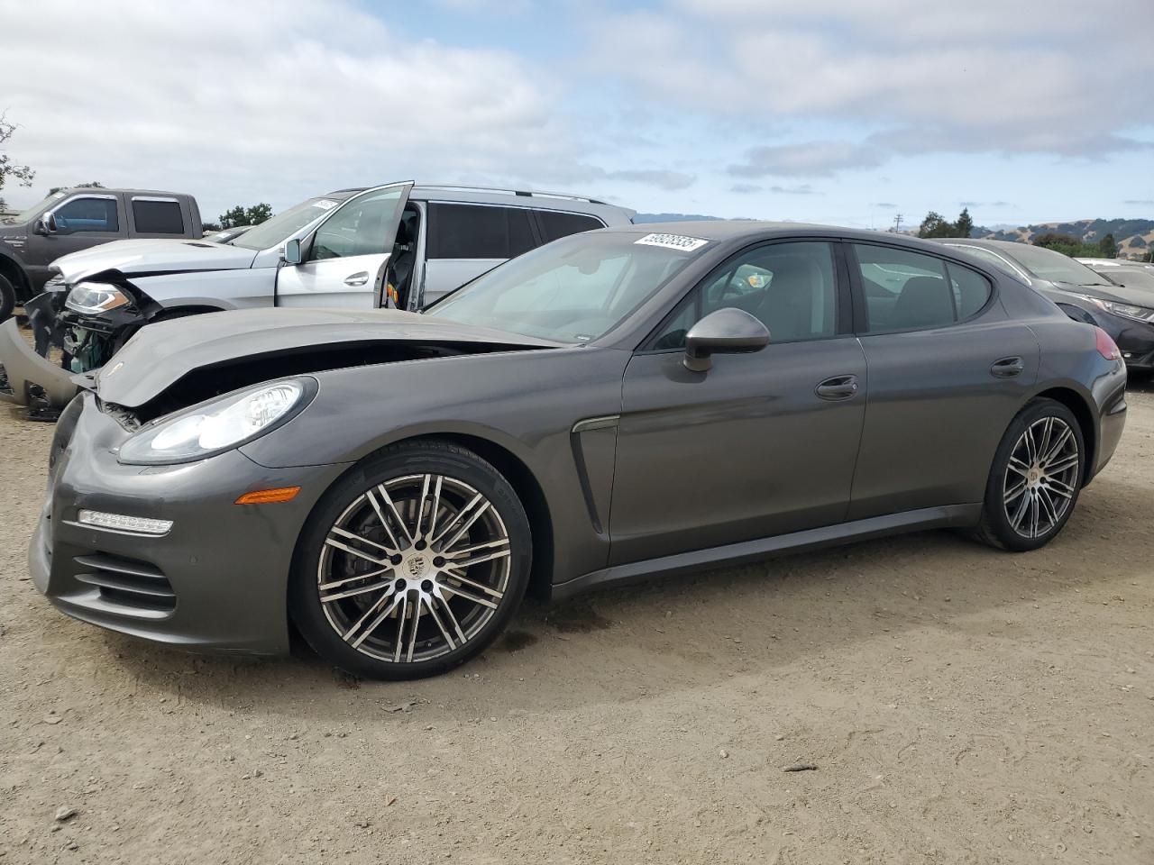 PORSCHE PANAMERA 2 2015