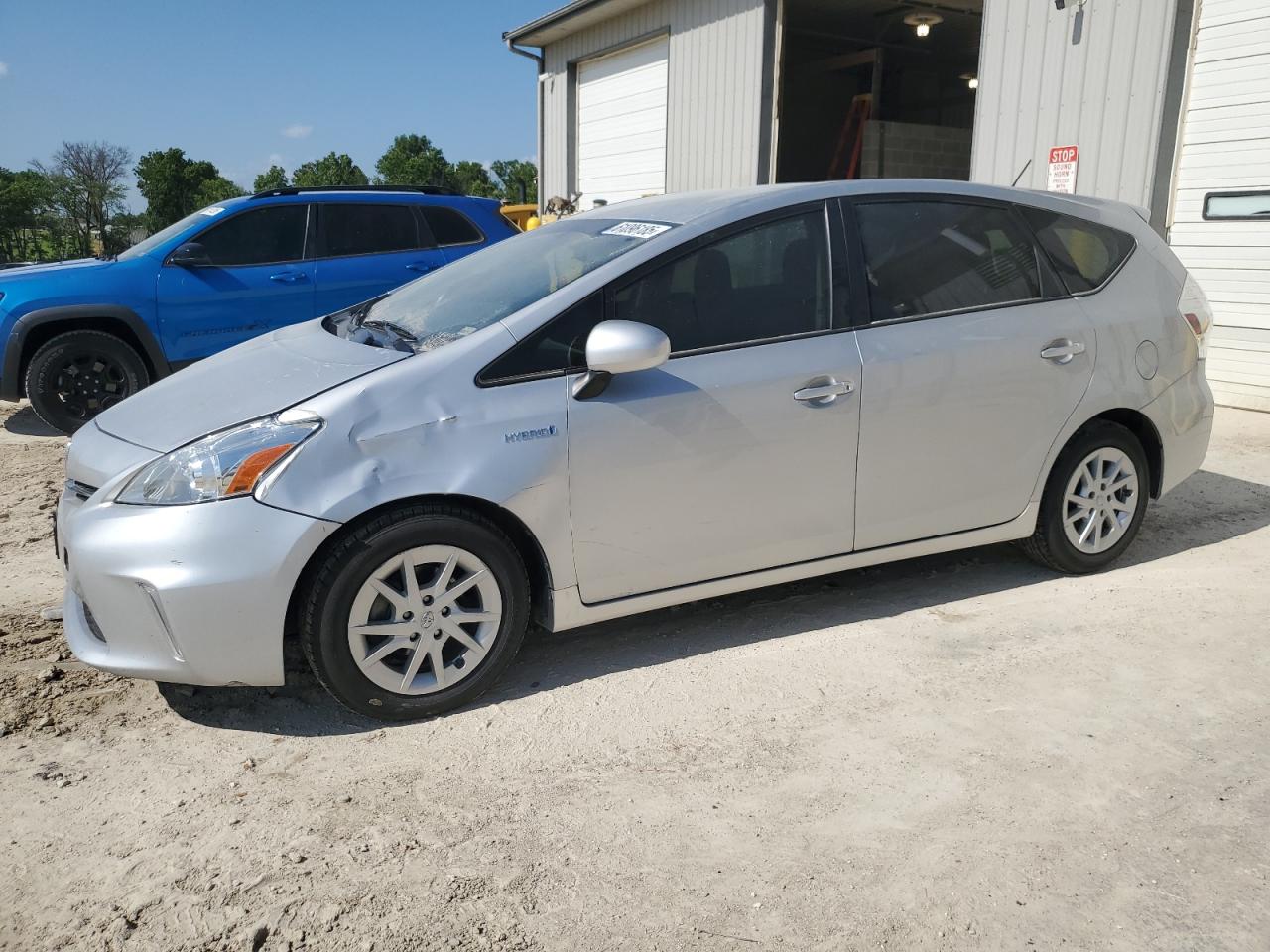 TOYOTA PRIUS V 2014