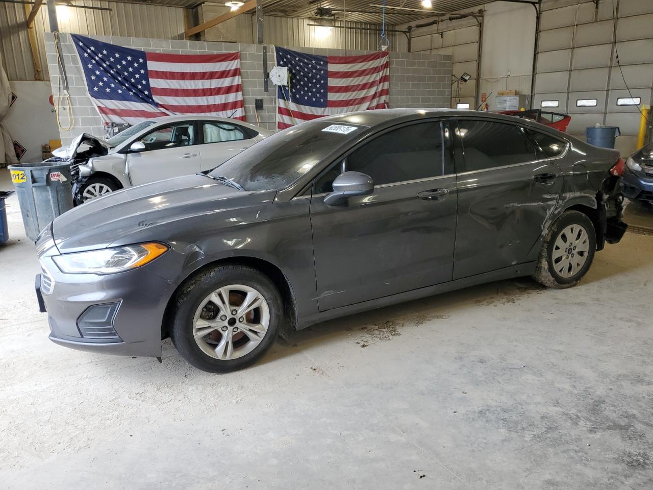 FORD FUSION S 2019