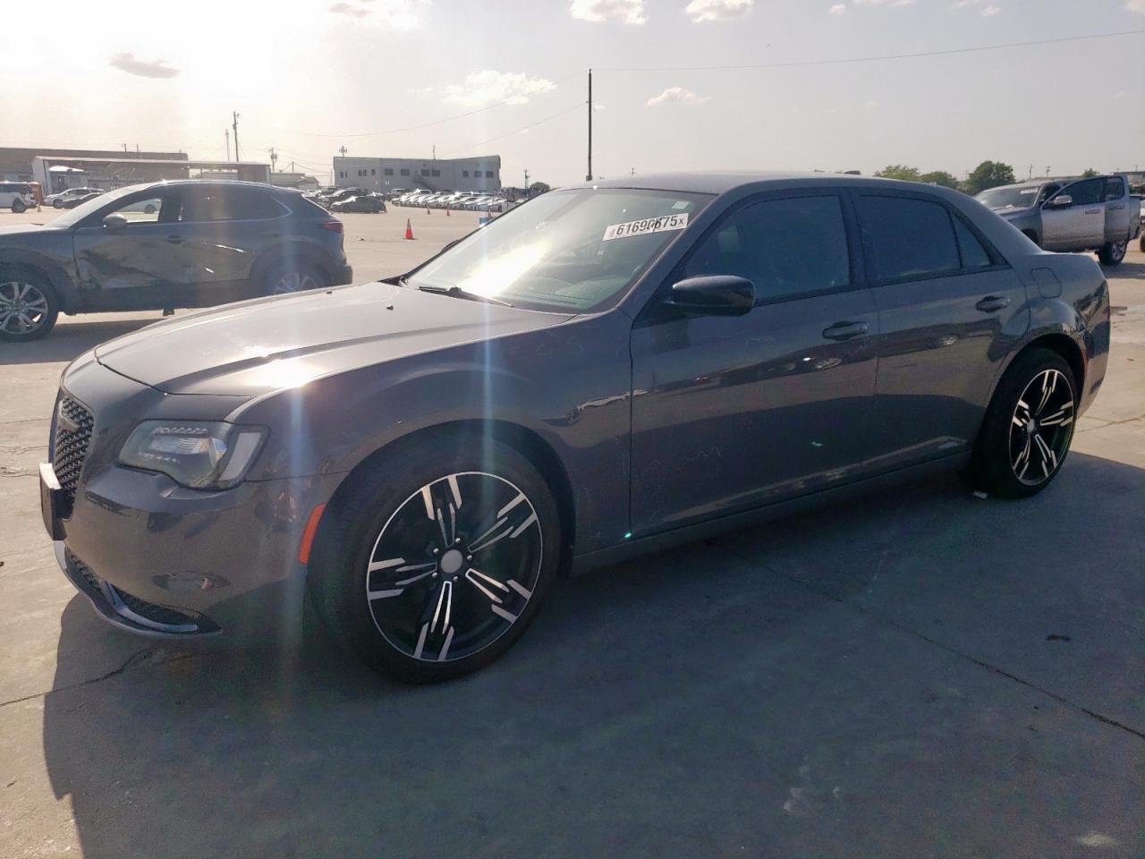 CHRYSLER 300 TOURIN 2018