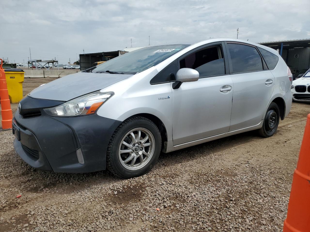 TOYOTA PRIUS V 2017