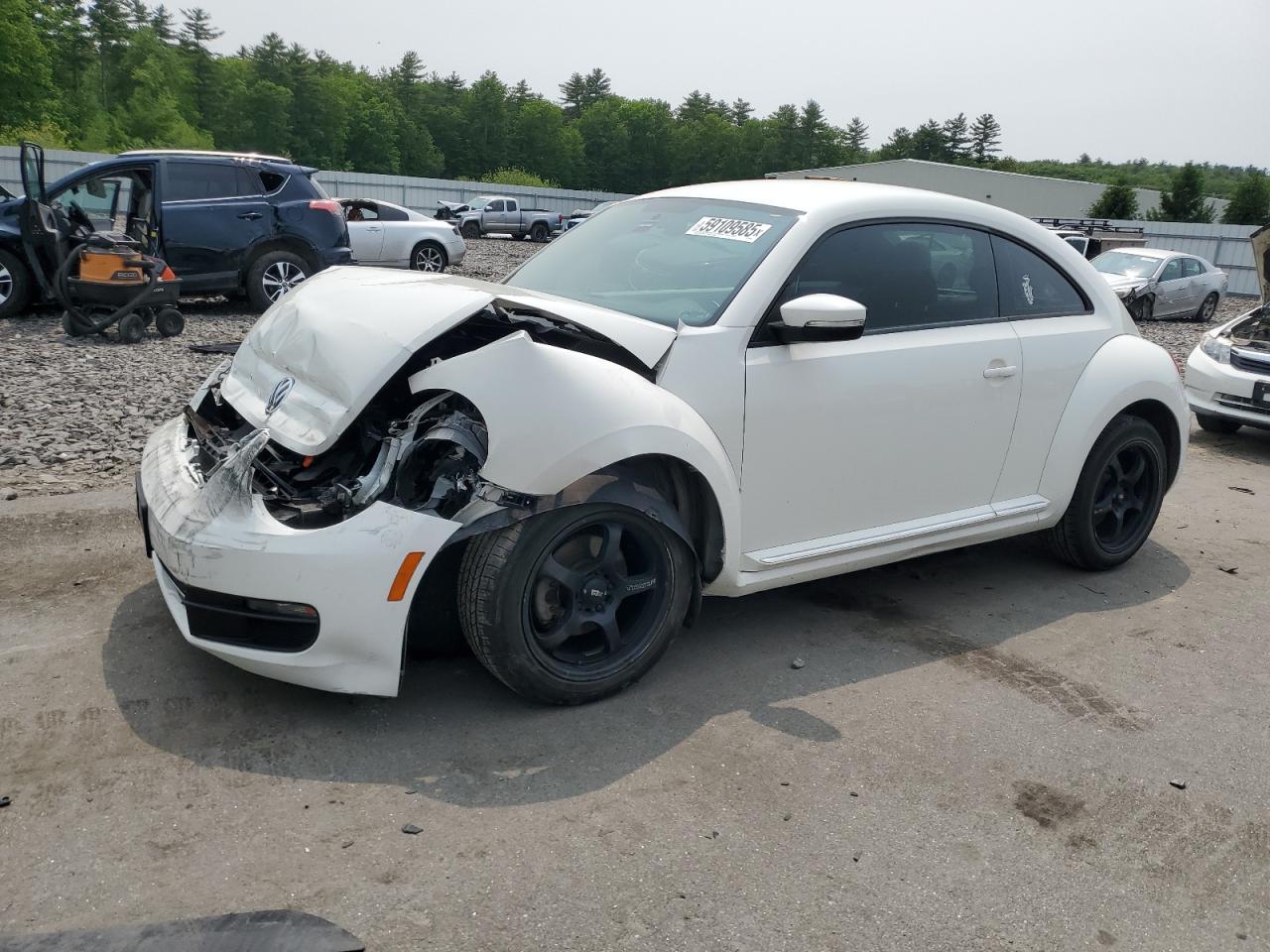 VOLKSWAGEN BEETLE 2014
