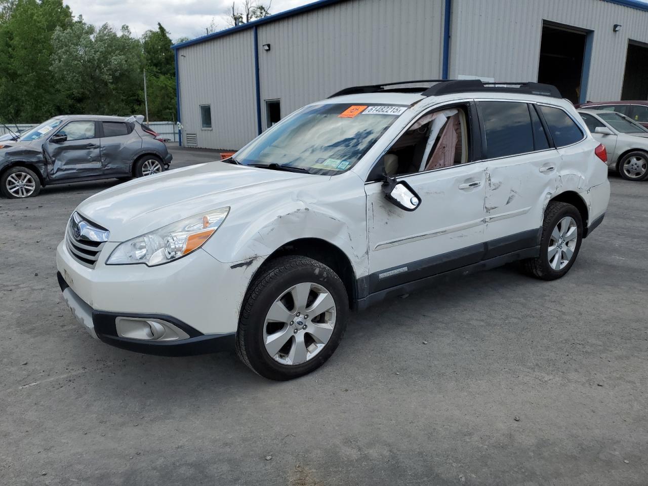 SUBARU OUTBACK 2. 2012