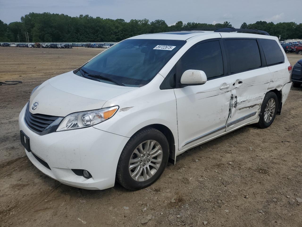TOYOTA SIENNA XLE 2013